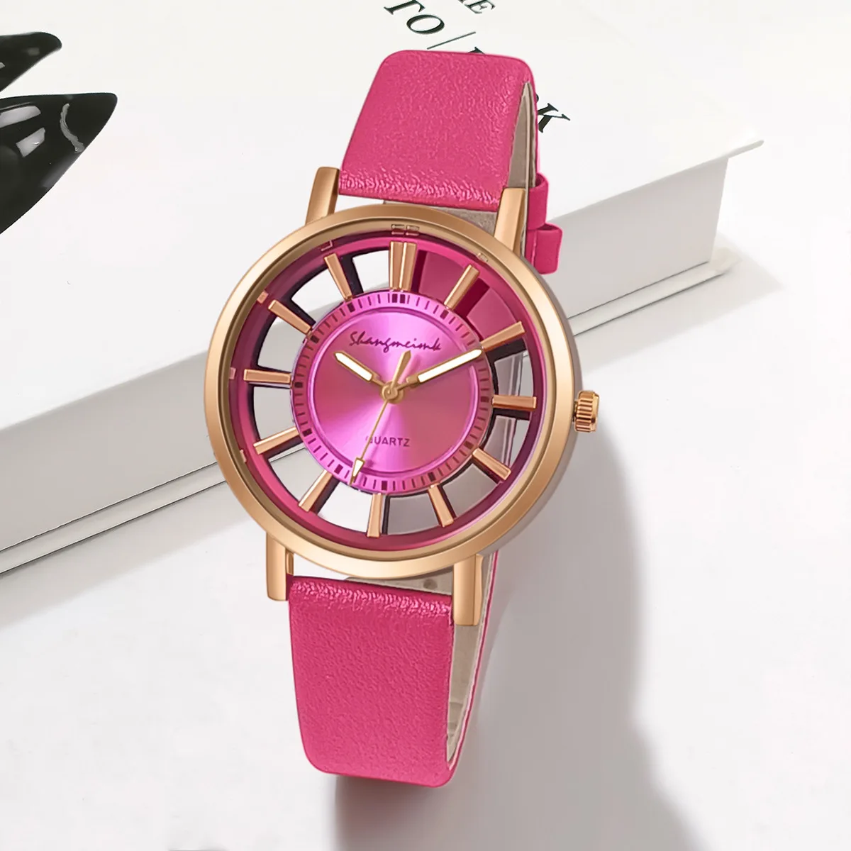 

New Fashion Luxury Woman Hollow Leather Watch Women Retro Wrist Watches Students Casual Quartz Watches For Gifts Reloj Mujer Hot