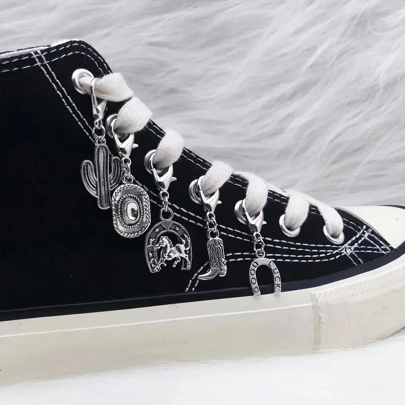 10-teiliges Charms-Set mit Karabinerverschluss im westlichen Stil – Kaktus-, Hufeisen-, Cowboyhut-, Westernstiefel- und Pferdeschuh-Schnallenklammern für Heimwerker