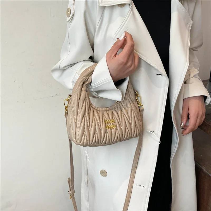 

Minimalist Business Leisure Tote Bag For Ladies As A Shoulder And Crossbody Bag With Roomy Interior Includes Diaper Bag