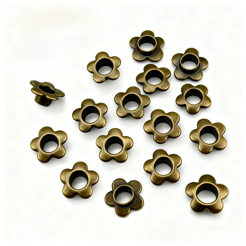 

135Pcs Bronze Hollow Flower Eyelets, for Jeans Pocket Decor, Lightweight & Anti-Oxidation