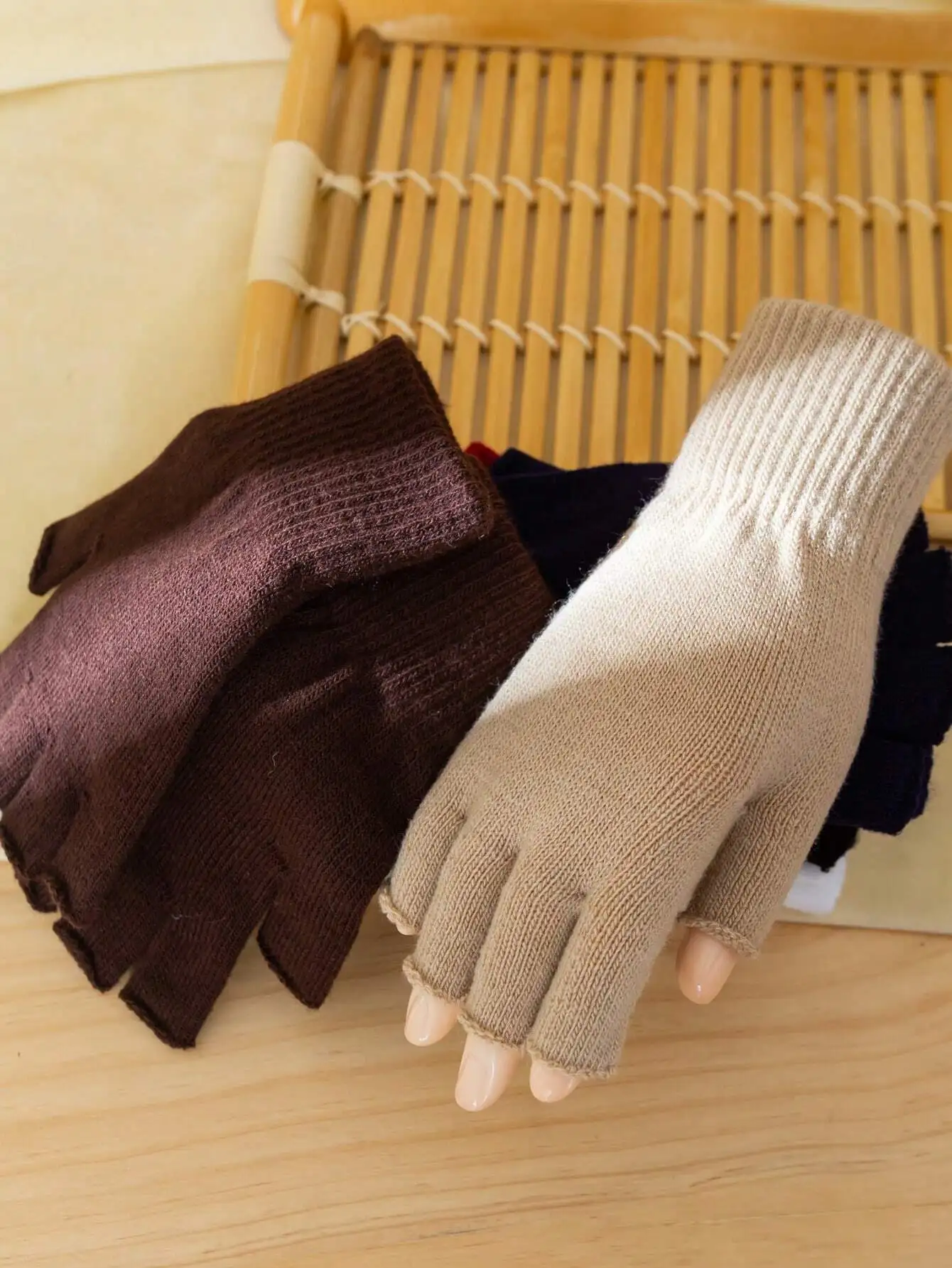 

1pair Knitted Half Finger Gloves With Non-Slip Design For Women And Men Winter Warmth, Suitable For Outdoor Activities, Travelin