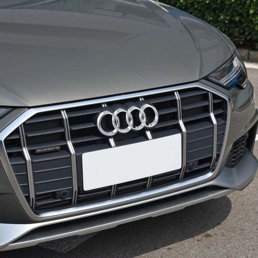 Car Accessories Audi Original Car Front Grille Emblem Trunk Sticker For AUDI TT 8j S3 Q3 A3 8V A1 A4 B7 Q5 Q7 A7 A5 Q2L A6 C7 R8