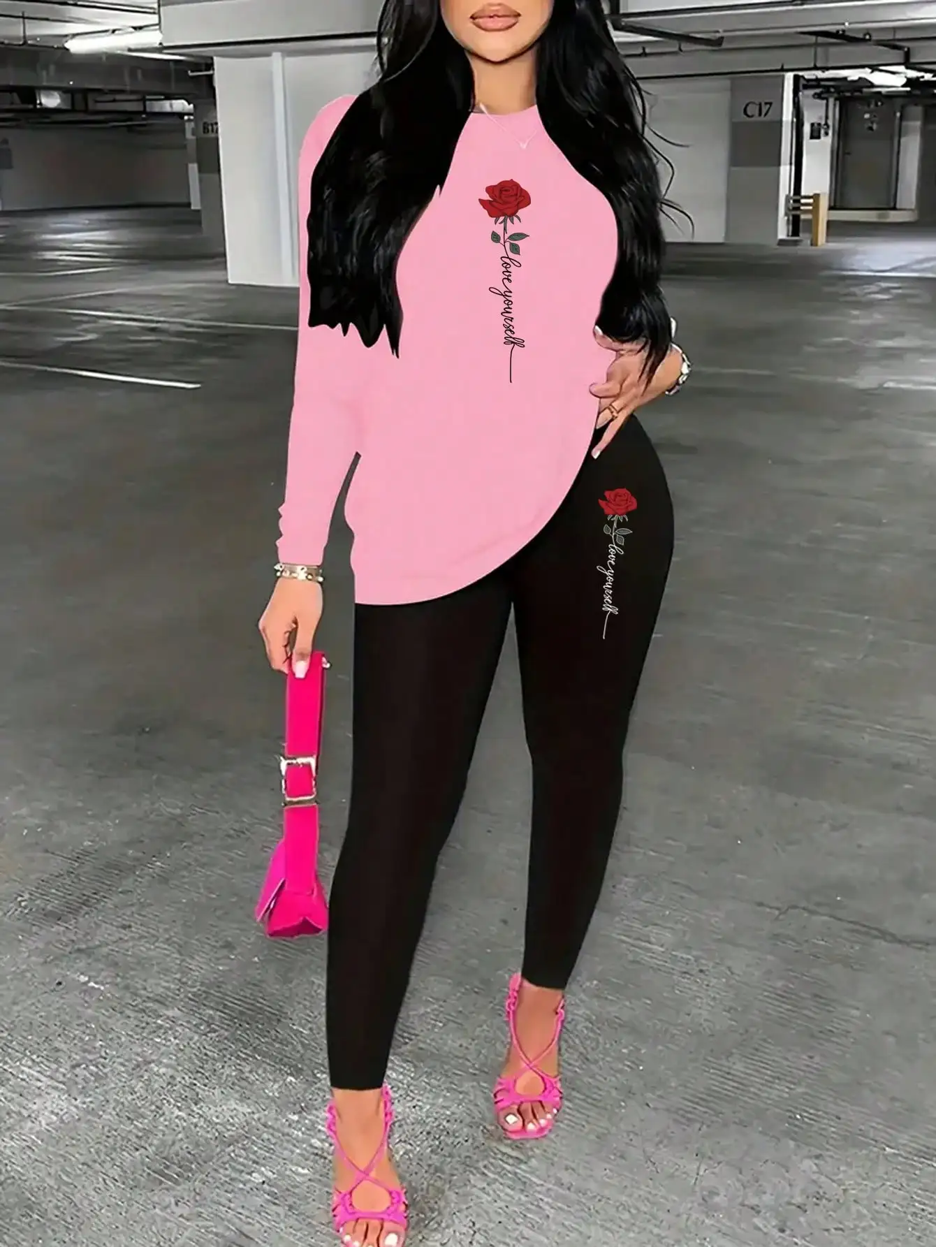 

Женский повседневный элегантный комплект 2026: футболка с длинным рукавом и круглым вырезом с принтом роз и однотонные брюки с принтом