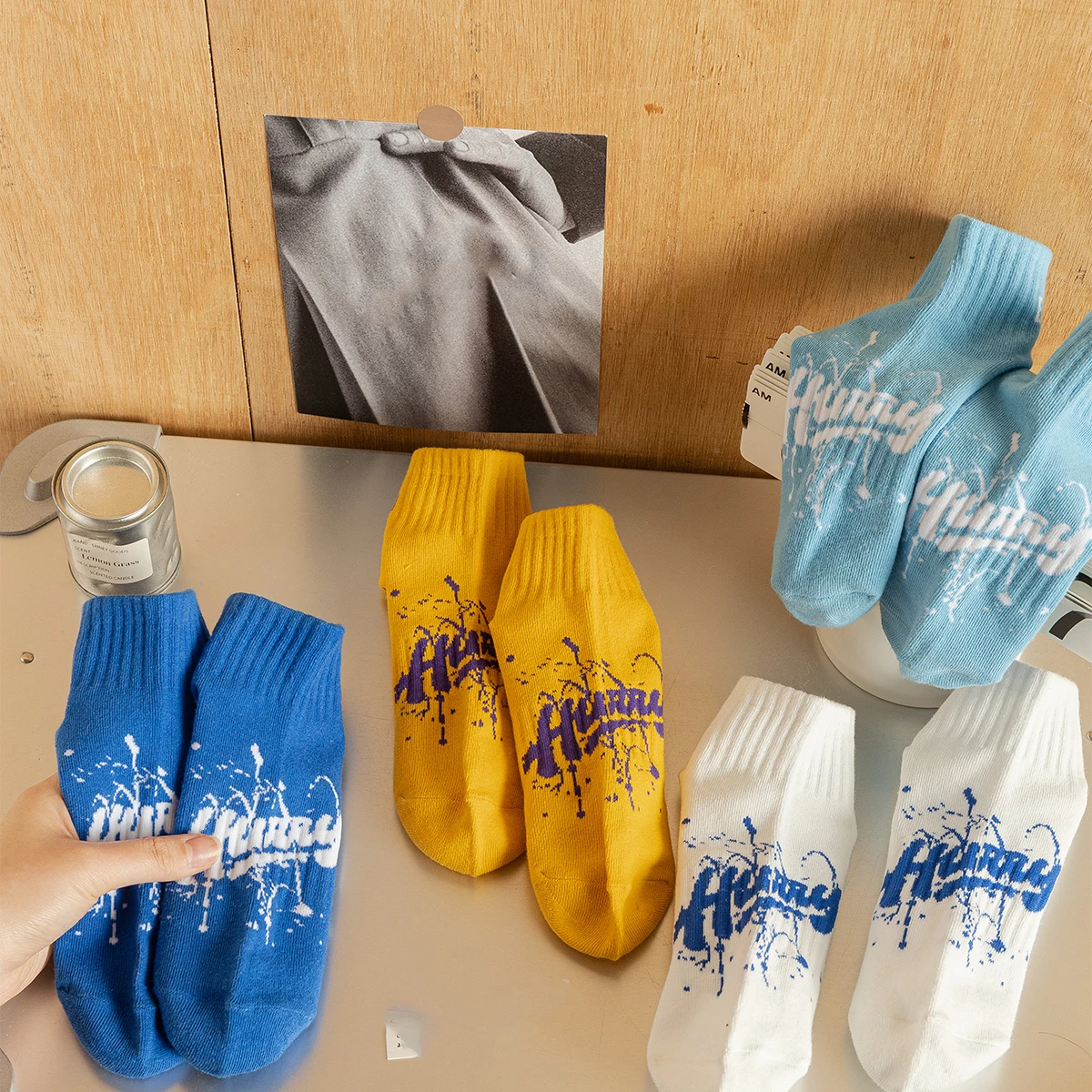 3คู่ถุงเท้าถักลายกราฟฟิตีแนวสตรีทสำหรับวัยรุ่นเสื้อผ้าแนวสตรีทถุงเท้าสตรีสำหรับกลางแจ้งแนวสตรีทผ้ายืดเอวต่ำ