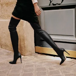 Stivali alti alla coscia in pelle elasticizzata nera Scarpe da donna Tacchi alti sexy Stivali a punta da donna Tendenza 2024