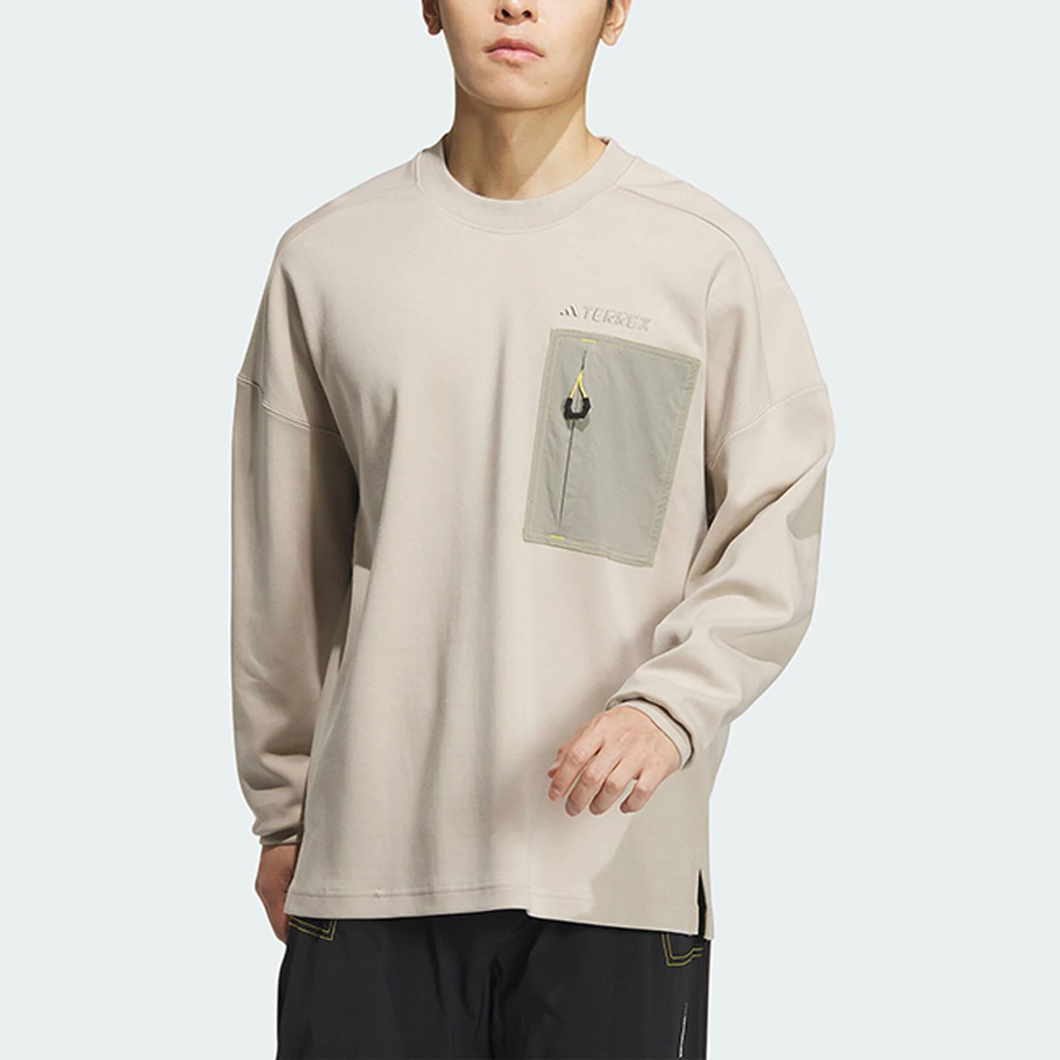 

Adidas genuine National Geographic Collaborative Men's Crewneck Sweatshirt IS9526
