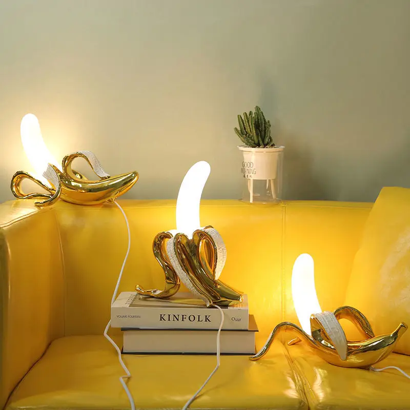 

Banana table lamp Nordic modern creative living room study bedroom bedside resin glass fruit light luxury lighting
