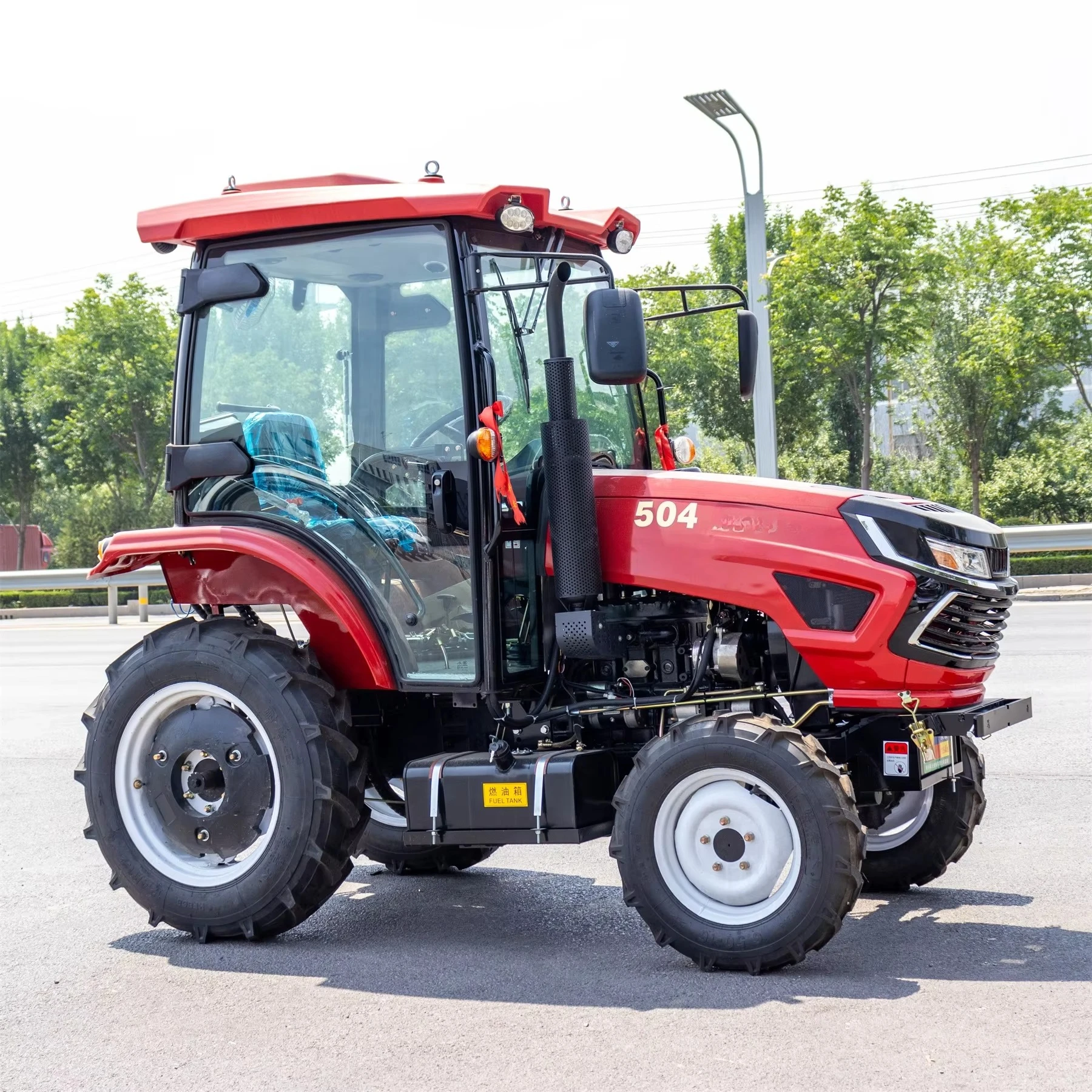 50HP to 100HP 4WD Farm Tractor with Agricultural Implements and 4x4 Drive