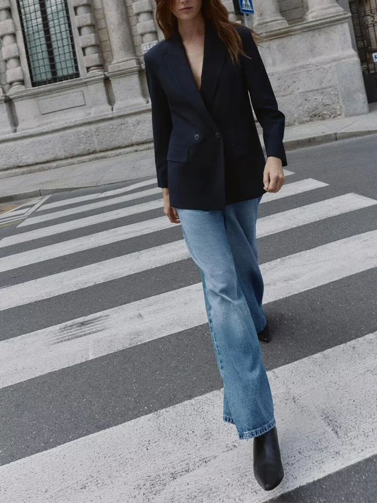 أزياء نسائية جديدة على الطراز الأوروبي، سترة مقلمة كبيرة الحجم متعددة الاستخدامات وبسيطة وأنيقة مزدوجة الصدر.