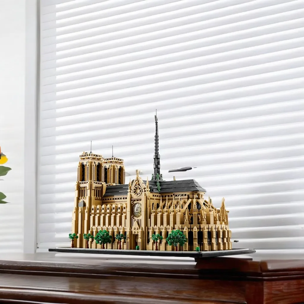 Creative world famous building Notre Dame Cathedral Architectural Model Adult Difficult Building Building Gift Decoration