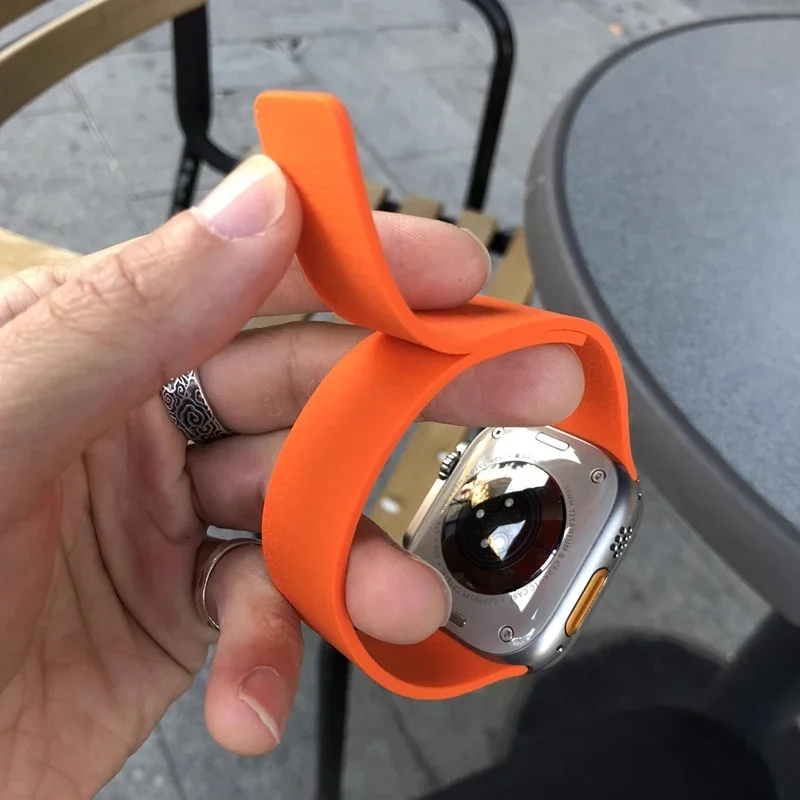 Magnetic Strap for Apple Watch Band 44mm 45mm 40mm 46mm 41mm 42 mm 38 Silicone Bracelet iWatch Series 10 9 8 7 6 Se Ultra 2 49mm