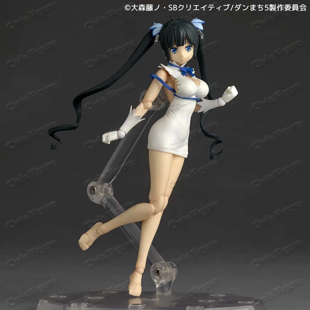 В наличии: Коллекционная фигурка Kaiyodo Action/Doll Revoltech Dungeon Ni Deai Wo Motomeru No Wa Machigatteiru Darou Ka Hestia