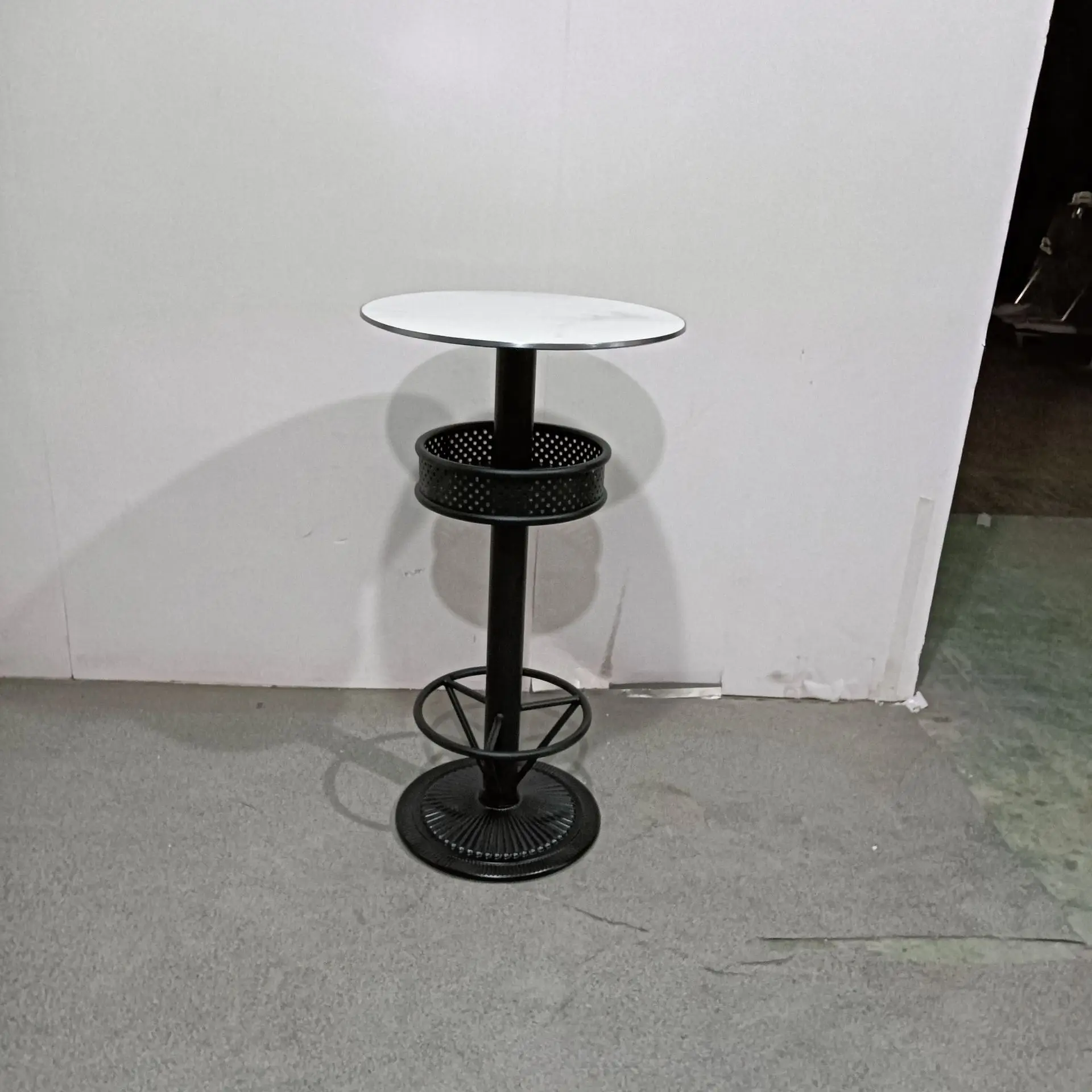 Compacto Versátil Compacto VersátilCadeira de bar personalizável