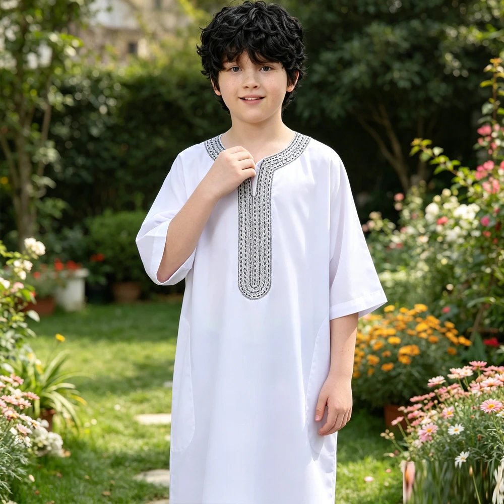 

Muslim Kids Boys V-Neck Long Robe White Jubba Thobe Eid Ramadan Djellaba Islam Clothing Traditional Dishdasha Kaftan Abaya Dress