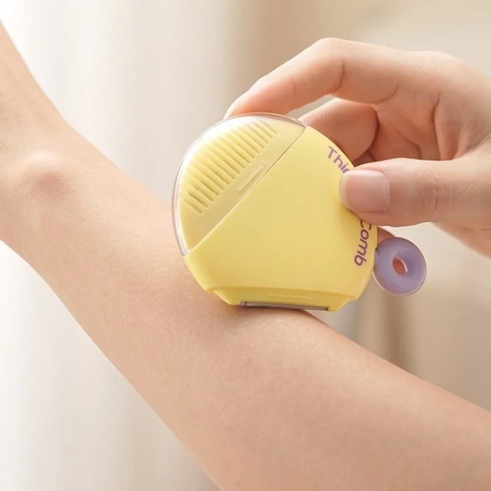 Durable Multifunctional Baby Haircut Comb Round Portable Thinning Comb Eyebrow Razor Shaver for Trim Bangs And Broken Hair Bangs