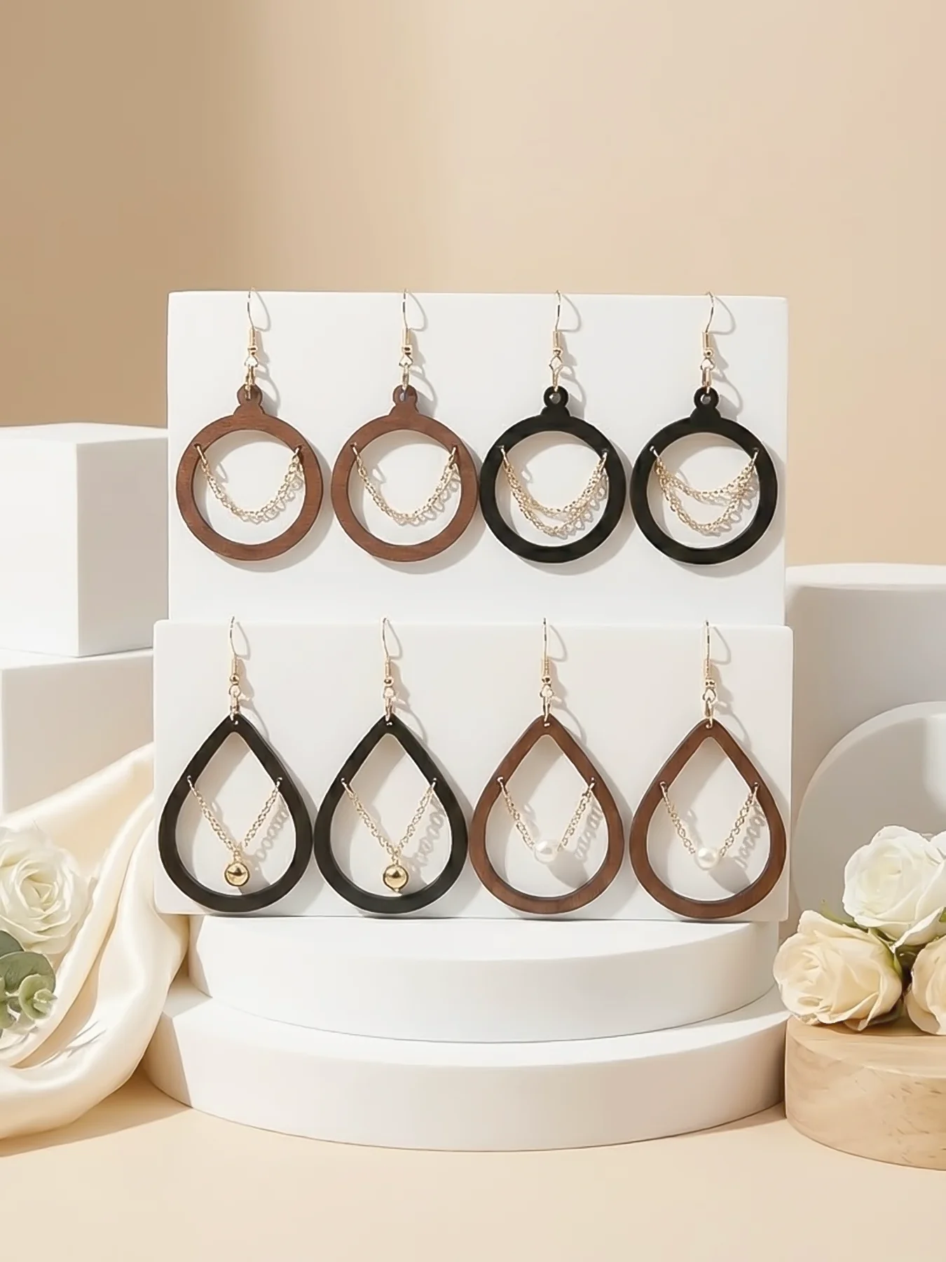 4 Paar/Set, modische Ohrhänger für Damen, Vintage-Stil, Bohemian-Stil, pastoraler Stil, geometrisch, rund, tropfenförmig, Holzohrringe mit hohlem Kette und Kunstperlen-Anhänger, geeignet für den