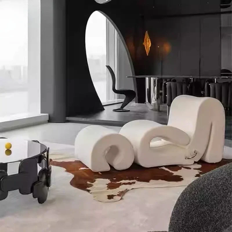 

Комбинированный диван-кровать, изогнутый дизайн, креативность в форме изгиба.