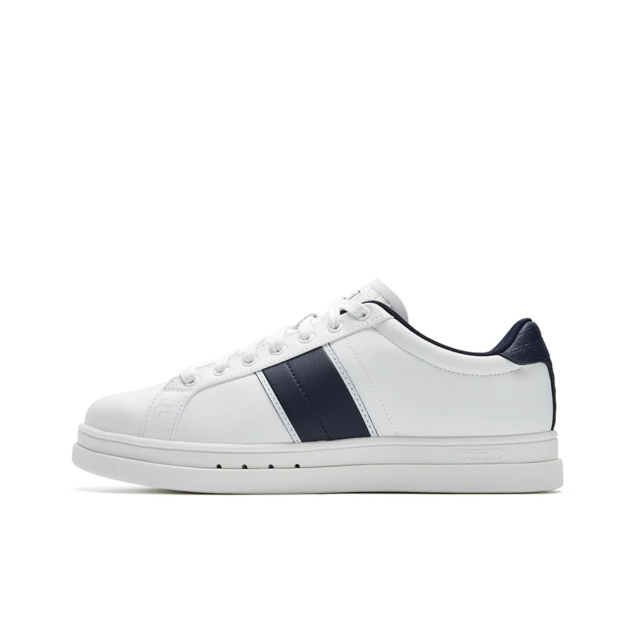 FILA Vigor Coverage Abrasion Resistant Low top Skateboard Shoes Men's White Medium White A12M541003FBN