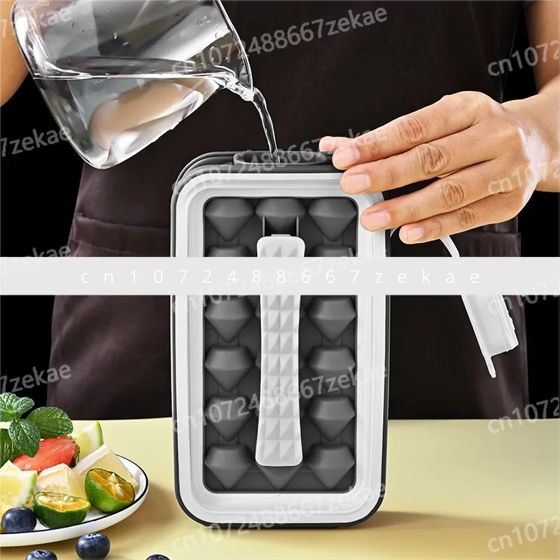 

large capacity storage box Homemade ice cube mold Ice cube mold Plastic Whiskey ice hockey food grade