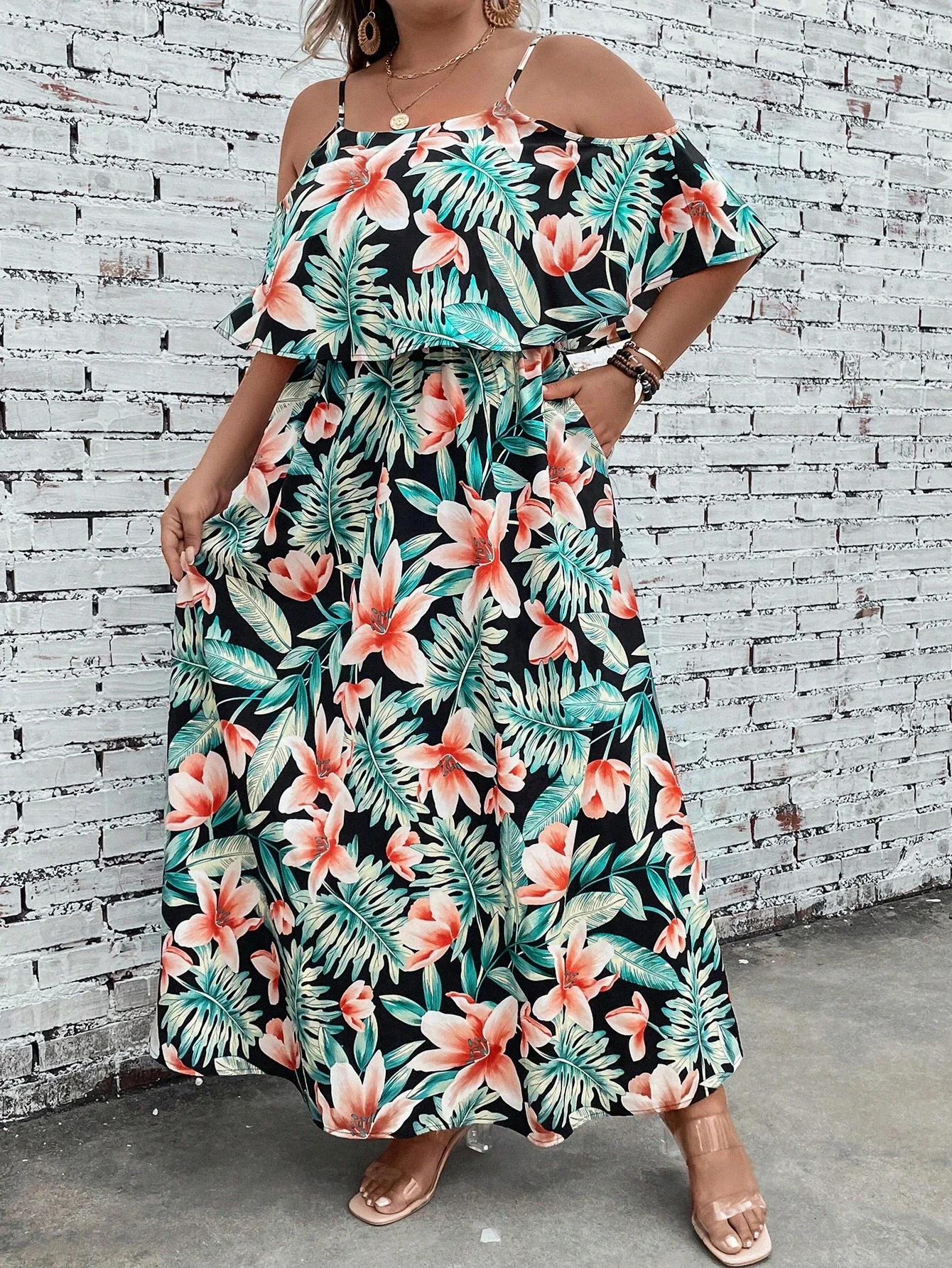 

Пляжное макси-платье с тропическим принтом, открытыми плечами и оборками, в стиле бохо, летний сарафан