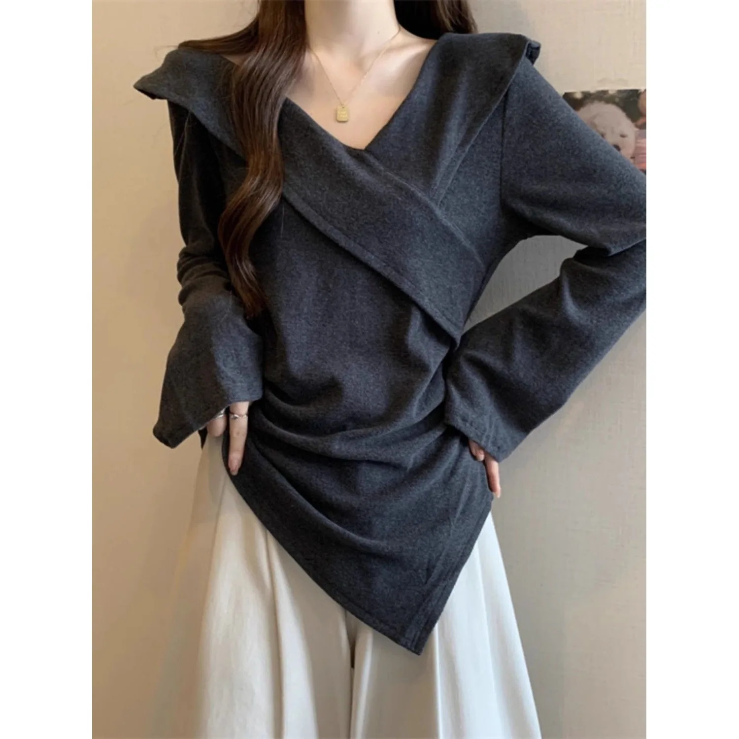 

Women's Clothing Belly Covering Retro V-Neck Irregular Long Sleeved T-Shirt Women's Autumn and Winter Fat Mm Top