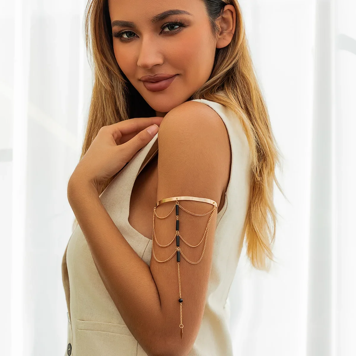 سوار سوار هندسي على شكل سي للنساء ، سوار بشراشيب مطرز ، مجوهرات ذهبية عتيقة ، أسود ، أخضر ، حفلة عطلة على شاطئ البحر