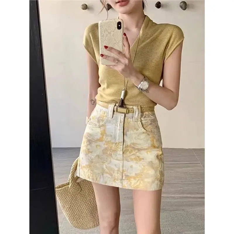 

2025 New Fashion Yellow Tie-dye Denim Skirt Women High Waist Thin Short Skirt
