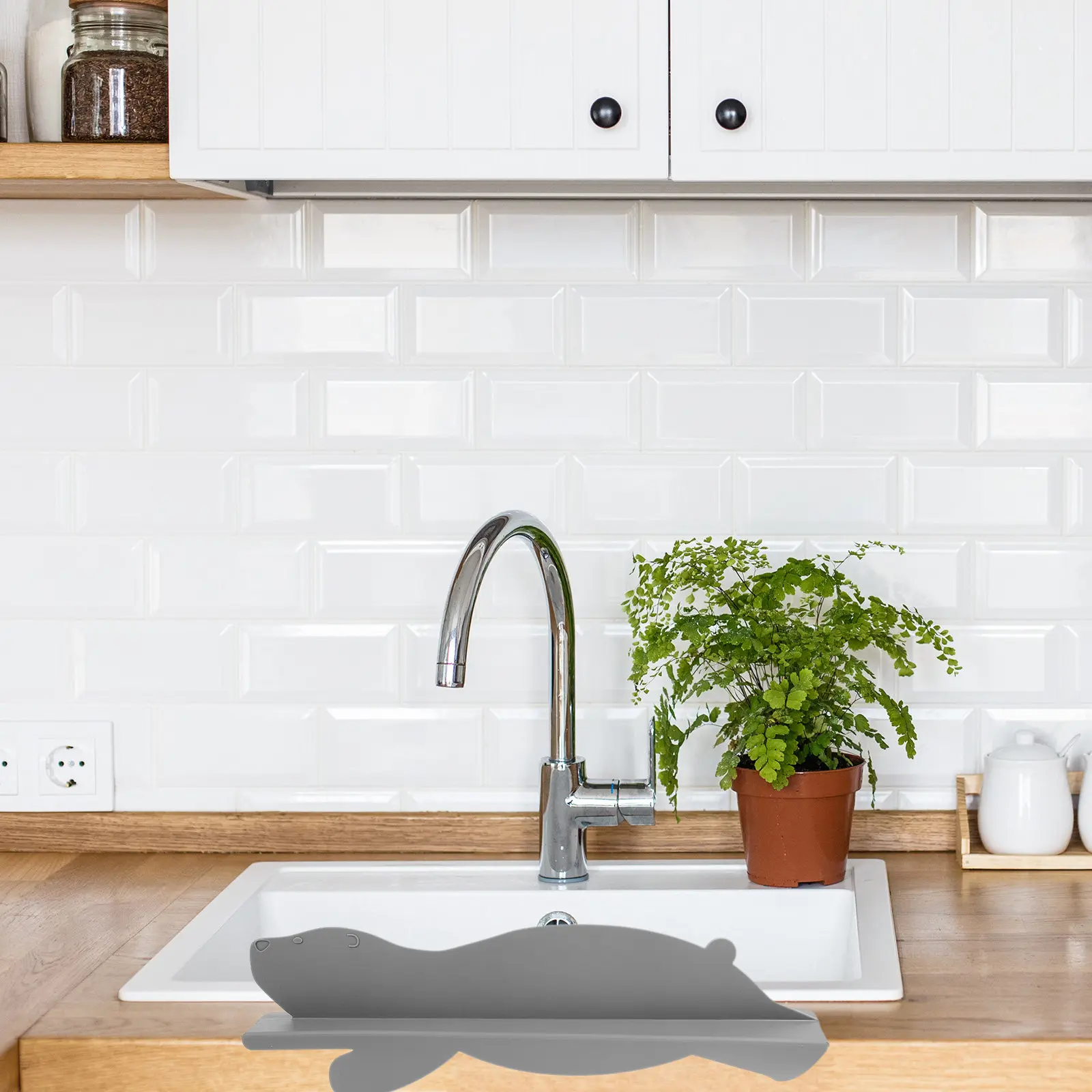Kitchen Sink Splashing Guard Animal Shape Silicone Suction Cup Water Splash Protector Dishwasher Splashing Baffle Waterproof view 6