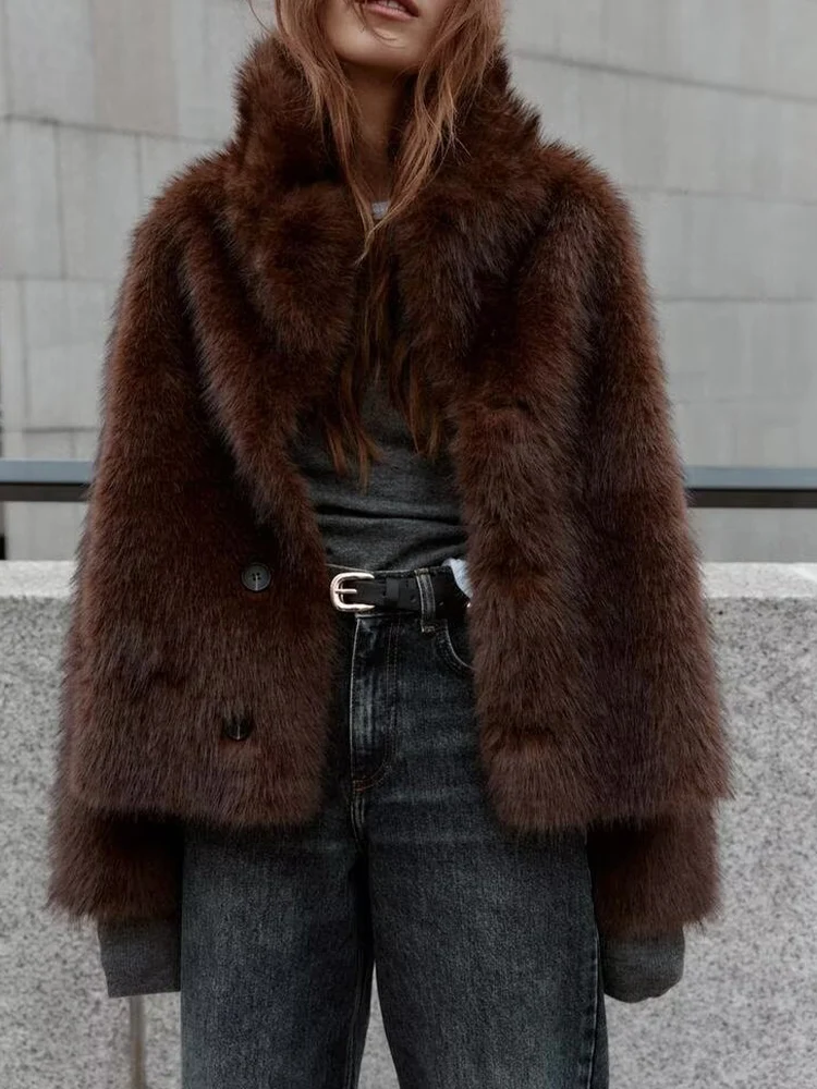 European and American style 2025 winter new women's clothing, fashionable and trendy reversible faux fur effect jacket.