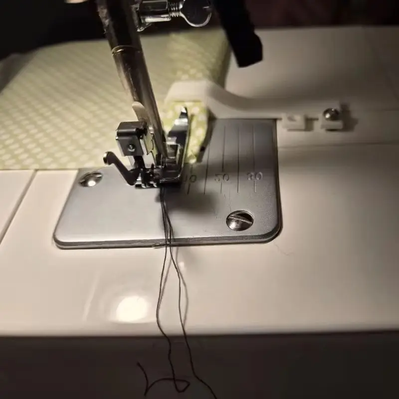 1pc Heavy-Duty Precision Overlock Foot Attachment for Zigzag Flat Seams Home Sewing Machine Accessory - Detail 1