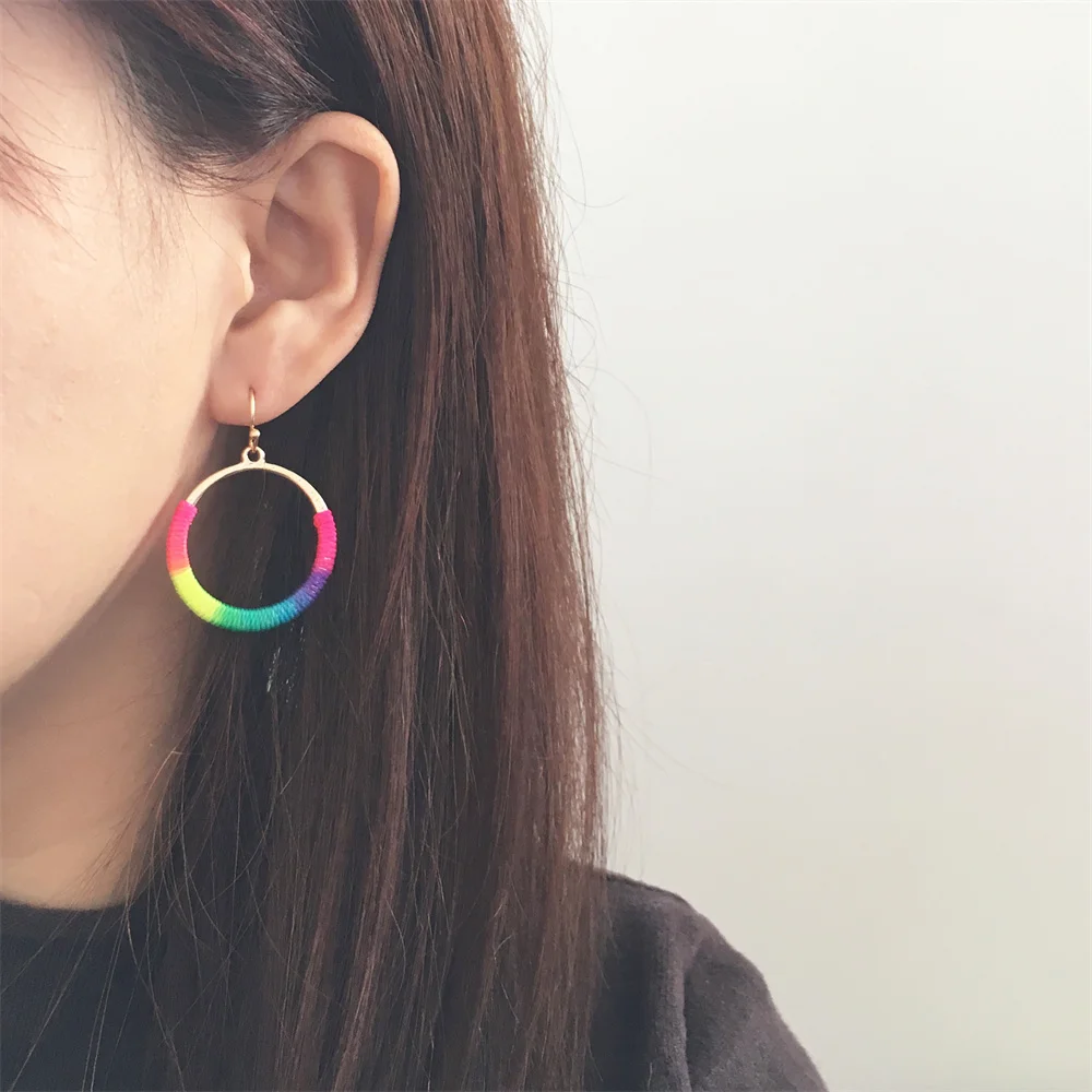 

Новое поступление, прекрасные красочные розовые, зеленые, темно-синие серьги-подвески с золотыми кольцами для женщин и девушек, повседневные нежные украшения