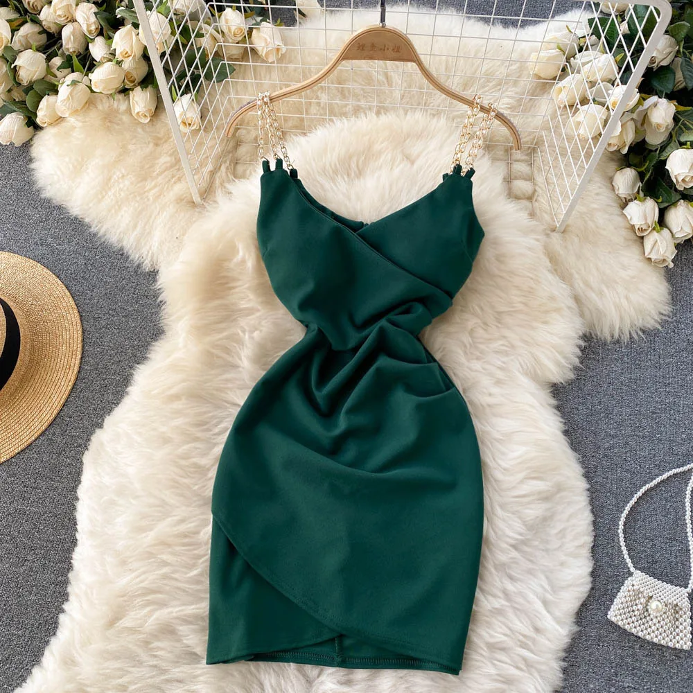 Temperament V-ausschnitt Frauen Ketten Spaghetti Strap Kleid Sommer Neue Dünne Gefaltete Party Kleid Sexy Weibliche Kurze Slip Kleid