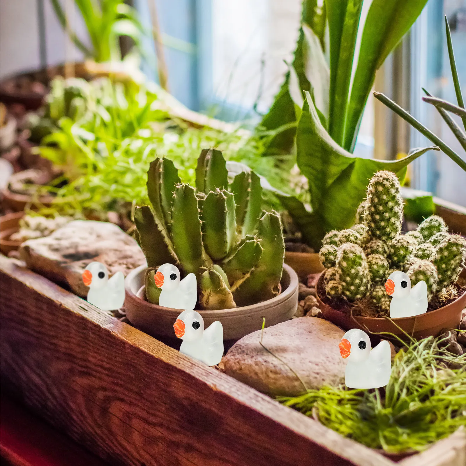 

100Pcs Glow in The Dark Miniature Duck Decorations Resin Craft for Car Garden Desktop Micro Landscape Layout Night Light