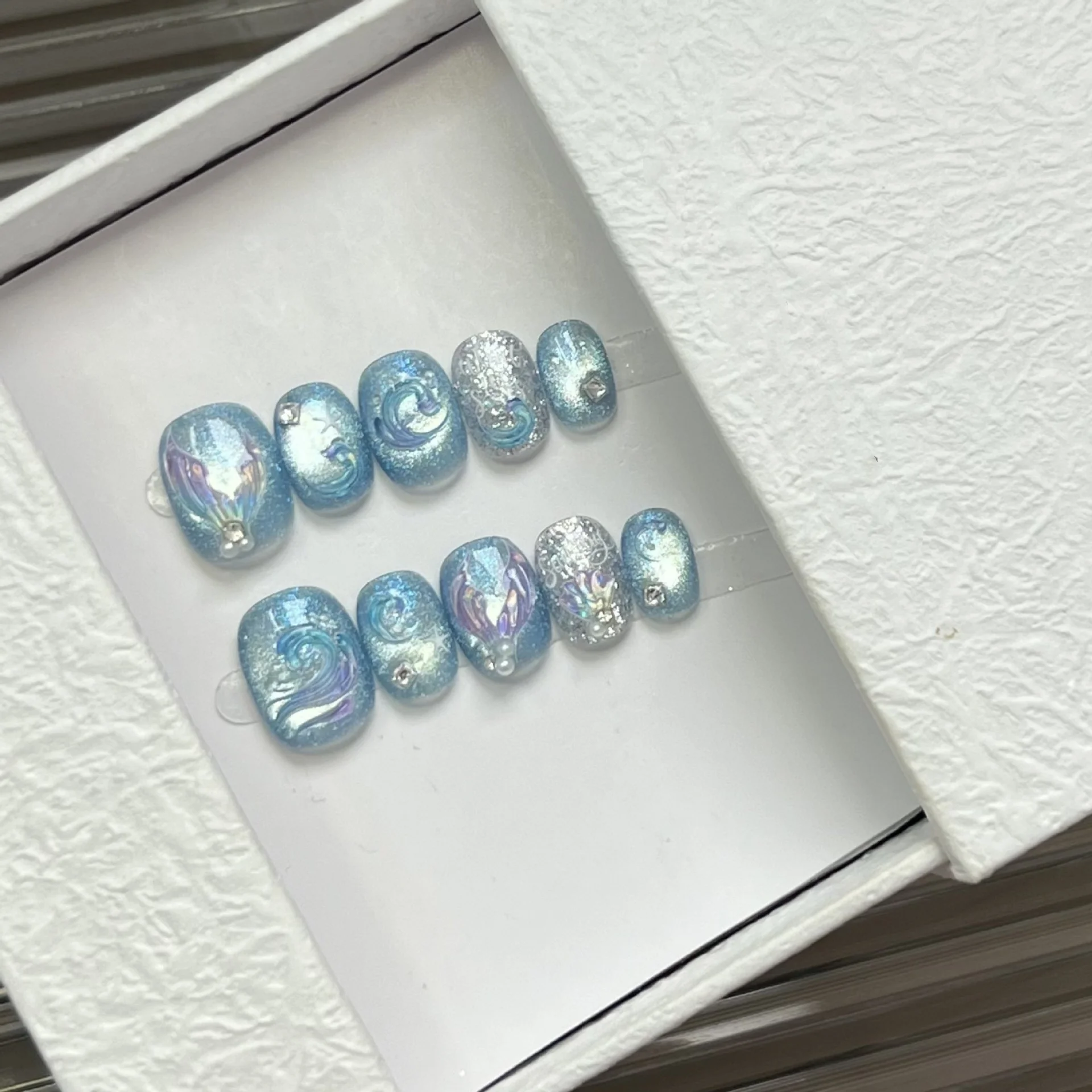 

10pcs Handmade Press on Nails Cute Starfish Cat's Eye Aurora Fake Nail Tips Detachable Fantasy Mermaid Short Square False Nails