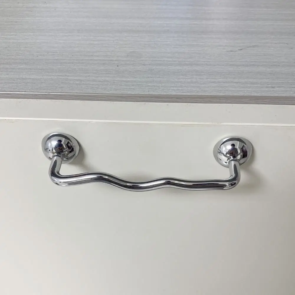 Zinc Alloy Cabinet Door Handles Bright Silver Wave Shaped Wardrobe Pulls Modern Minimalist Irregular Shape Cabinet Bar Pulls