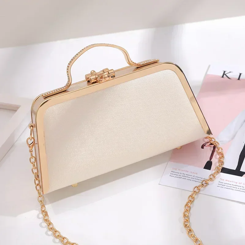 Small Square Bag New Summer Versatile One Shoulder Crossbody Bag Cute Flower Chain Small Bag Girl bags for women