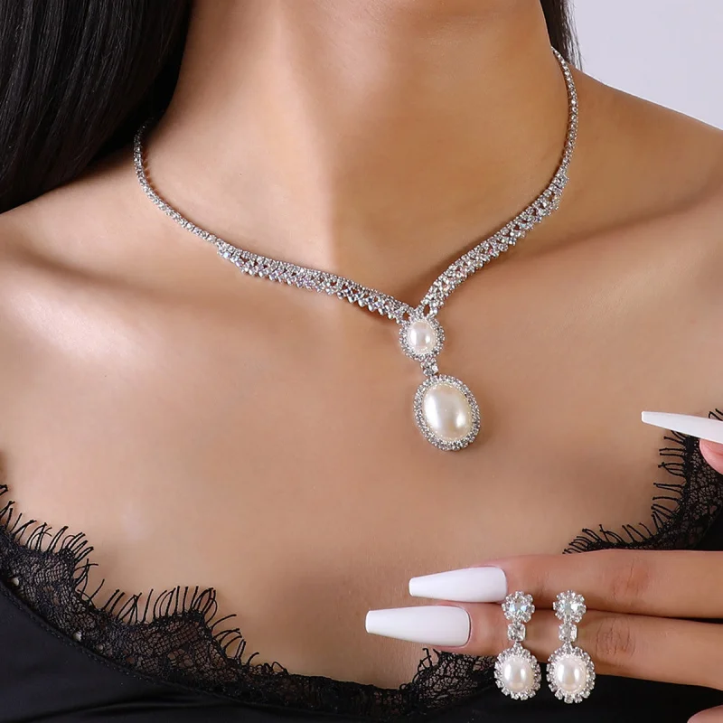 

Middle East Hot-Selling Exquisite Luxury Collarbone Chain Necklace Earring Set Jewelry Full Diamond Claw Chain Rhinestone Neckla