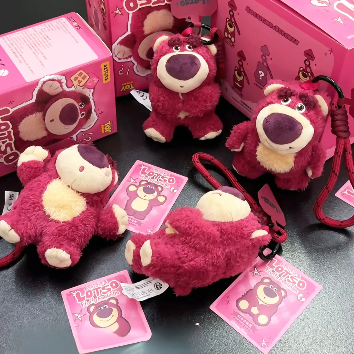 

В наличии 52 игрушки Disney Lotso плюшевая слепая коробка кулон серия Lotso плюшевая подвеска мобильный рюкзак плюшевый брелок кукла игрушка в подарок