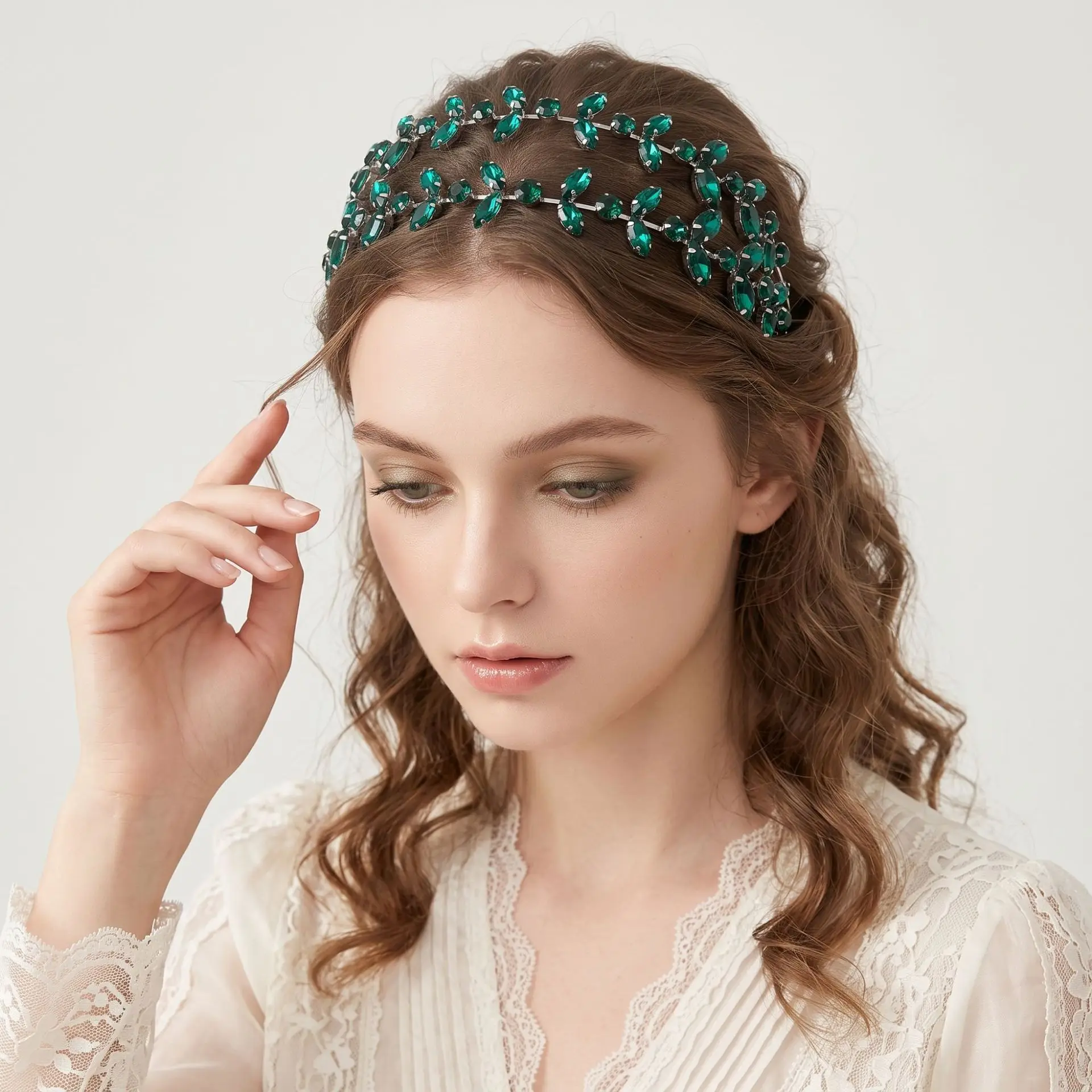 SLBRIDAL Handgefertigte Strass Smaragd Kristall Perlen Damen Mädchen Tiara Stirnband Braut Hochzeit Brautjungfern Krone Haarschmuck – Detail 2
