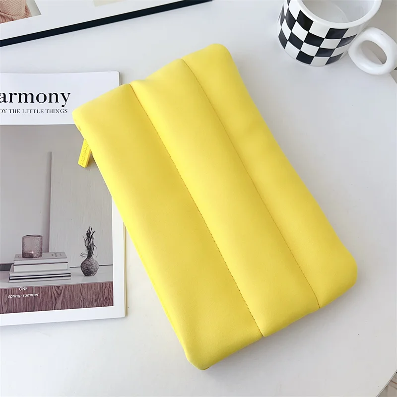 مجموعة هدايا مكياج رود لهاتف آيفون 17 اير 11 12 13 14 15 16 17 برو ماكس حافظة من السيليكون السائل الفاخر + حقيبة مستحضرات التجميل + أحمر الشفاه