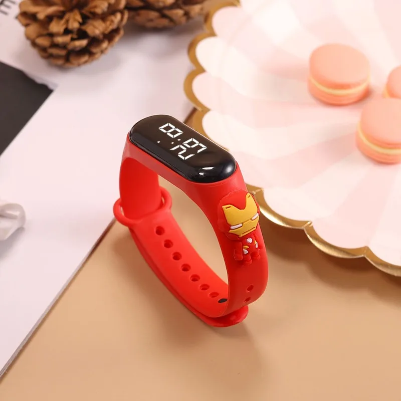 Beast Kingdom Batman Homem-Aranha Homem de Ferro Figura de desenho animado Relógio Criativo Bonito Crianças Estudante LED Relógio Eletrônico À Prova D 'Água