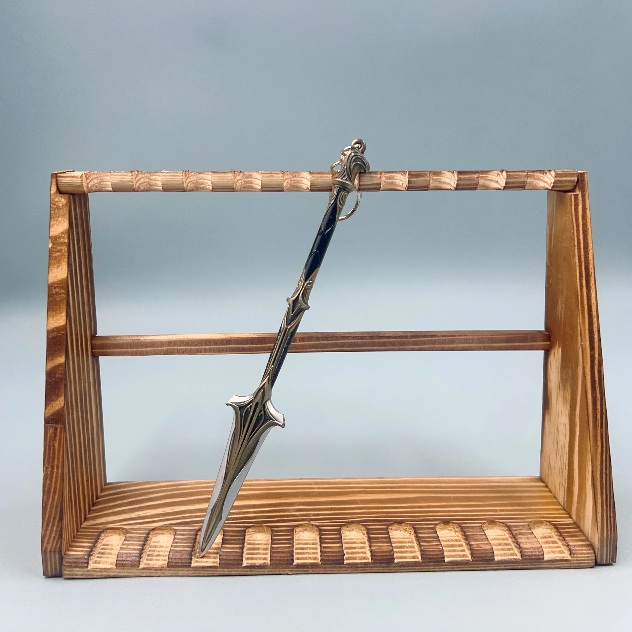 16cm lança de leonidas ac assassino jogo periférico metal lança modelo chaveiro brinquedo para menino masculino hoome decoração artesanato ornamentos