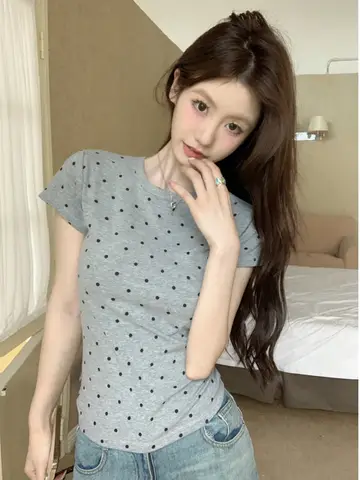 슬림핏 티셔츠 한국 스타일 슬림핏 여성용 반팔 정어깨 기본 슬림핏 슬림핏 티셔츠 탑 티셔츠 탑 티셔츠