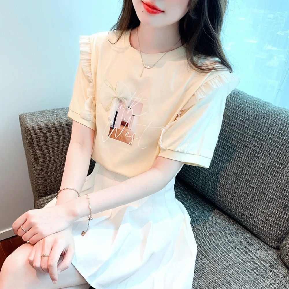 

French-style ruffled bubble-sleeve top for women, new design for summer 2025, with a unique style and a trendy square neckline