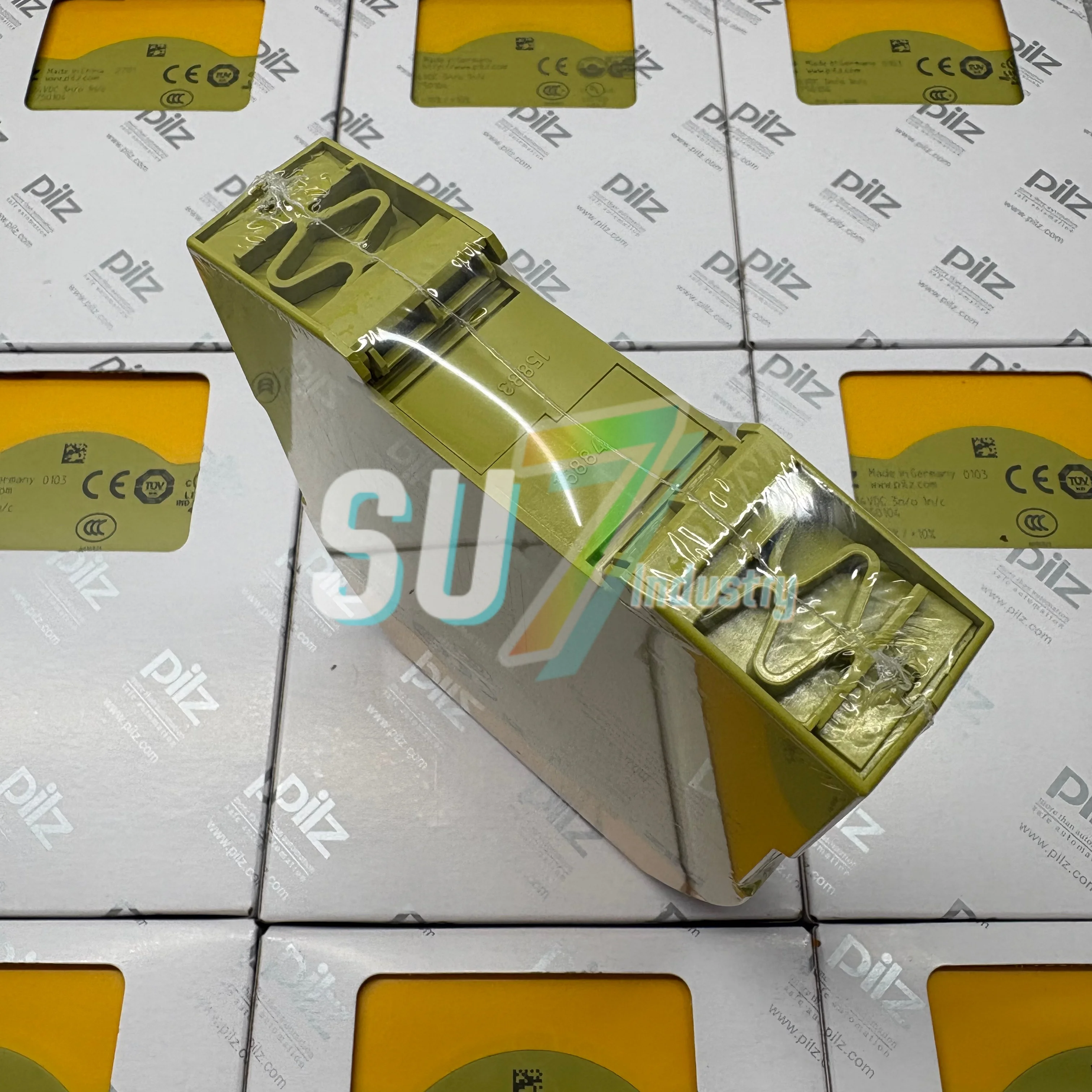 

Новый оригинальный 750104 PNOZ s4