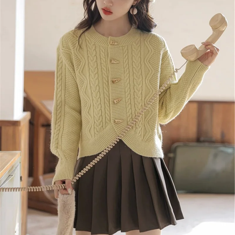 Loose Fashion Short Sleeve Knitted Wool Coat Women Spring Autumn Edition Slimming Trendy Top Wide Shoulder Length E1050