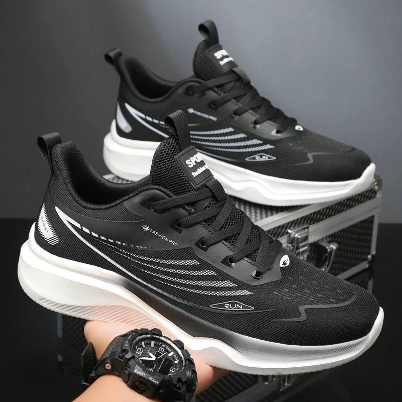 Chaussures en cuir noir pour hommes, baskets élégantes respirantes à semelle épaisse, décontractées et sportives, polyvalentes et légères, nouvelle collection automne