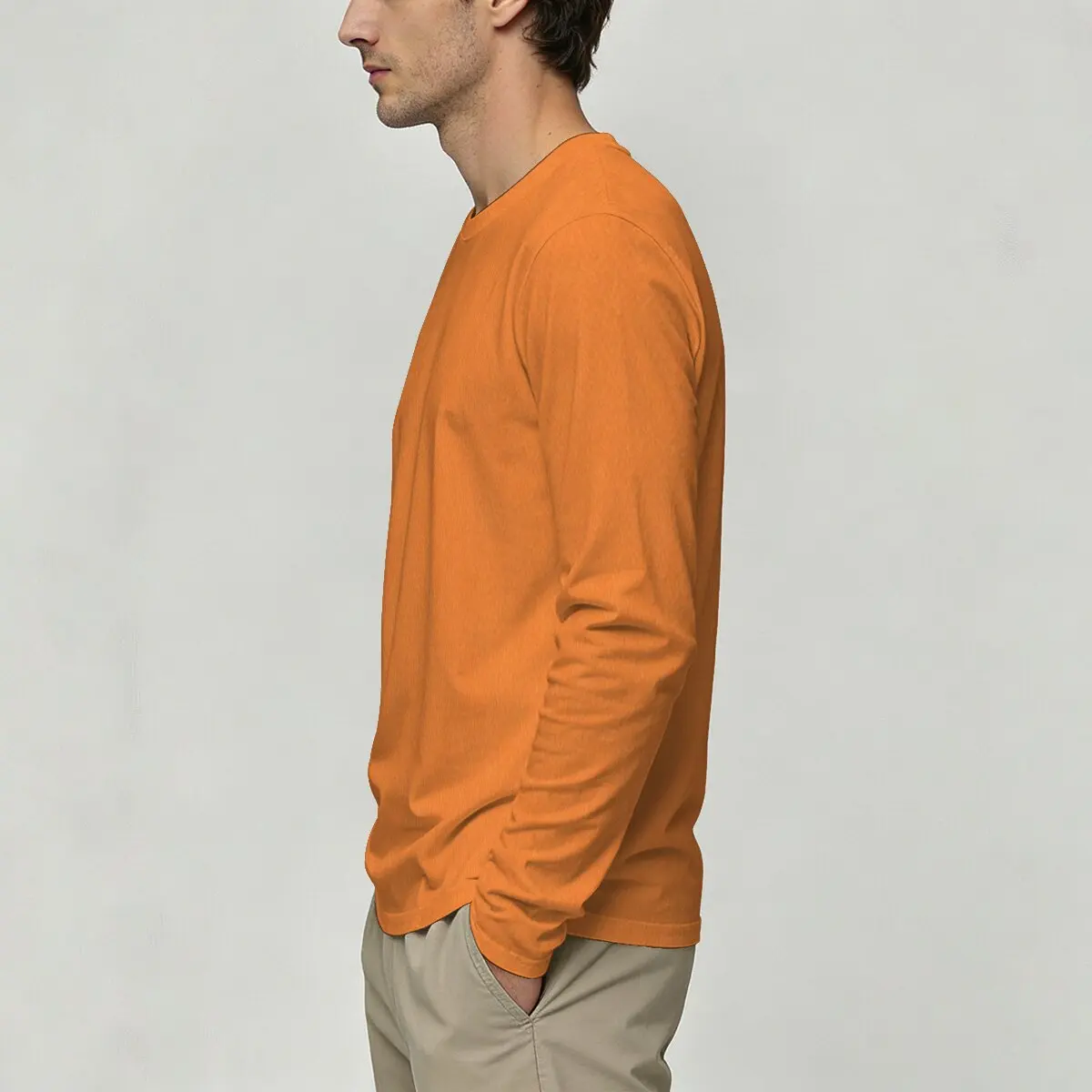 Einfaches und personalisiertes, orangefarben bedrucktes Herren-Langarm-T-Shirt mit Rundhalsausschnitt für Frühling und Herbst, vielseitiges Alltags-Oberteil. – Detail 4