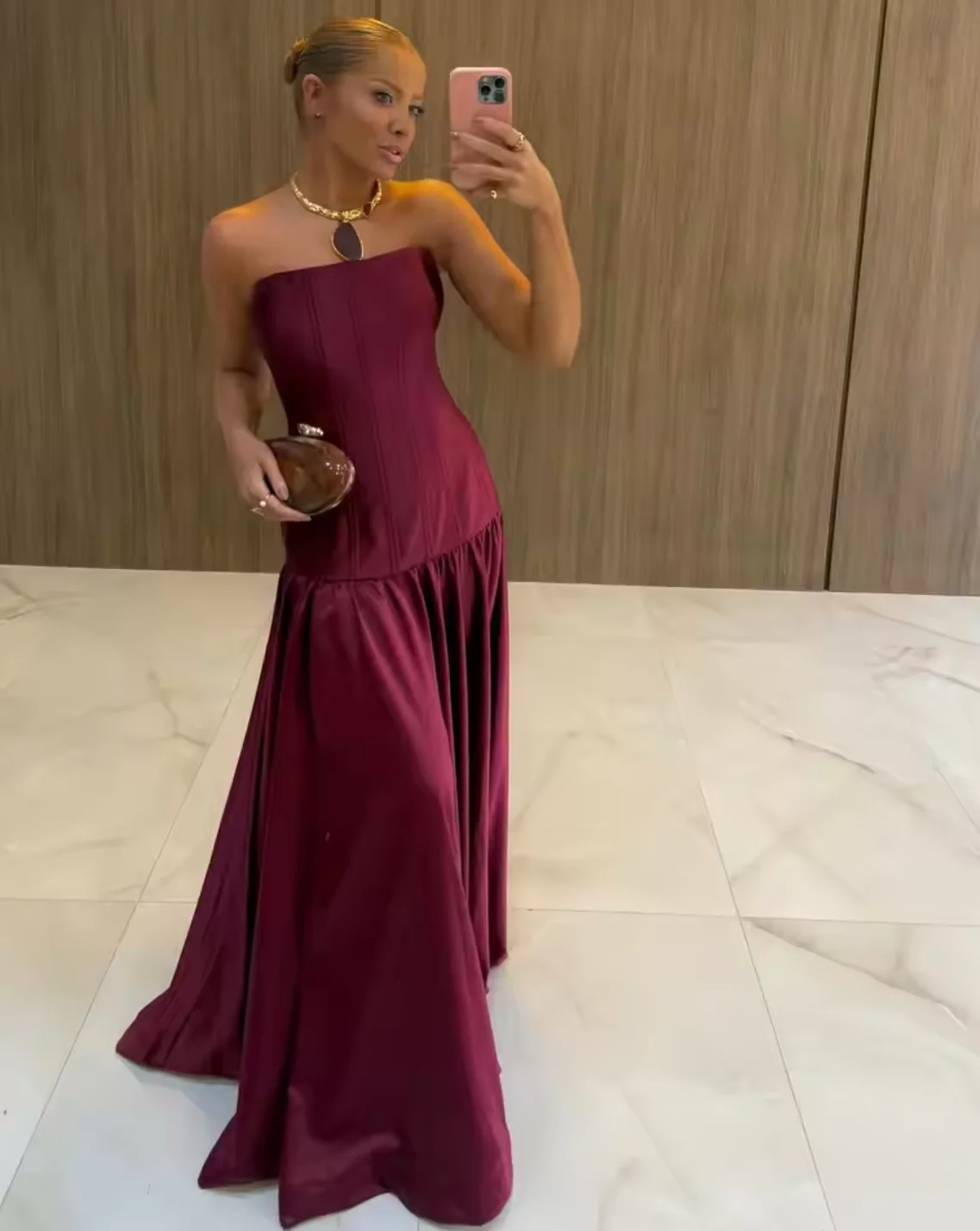 カスタマイズされたストラップレスノースリーブプロムドレスシースムスリムイブニングドレスパーティーイブニングドレスフロアレングス特別な機会のガウン