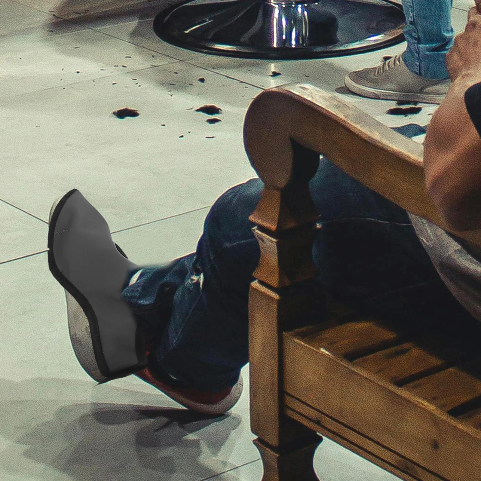 أغطية أحذية الشعر المقاومة للكسر، جوارب قماش بلاستيكية كبيرة الحجم يمكن التخلص منها باللون الرمادي الداكن